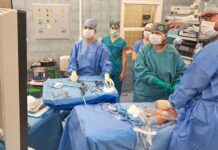 I naši specialisté umí novorozencům vytvořit chybějící konečník chybejici_konecnik