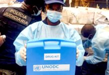 Opium v Afghánistánu nahrazuje produkce syntetických drog drog