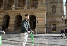 Straníků a členů hnutí je v Česku sotva 50 000. Pirátů je nejméně hnuti