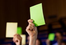 Glosa: “Ekologové” včera zneužili českou mládež. A nejenom to… mladez