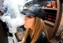 Prodeje e-cigaret dál rostou. Kouří je hlavně děti e-cigaret