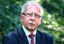 Ombudsman Křeček i přes konec funkčního období v úřadu zůstává ombudsman