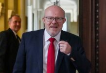 Exministři Válek a Stanjura opět neuspěli ve volbě do vedení VZP ČR Valek