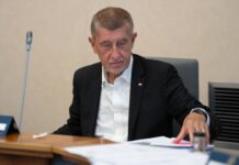 Premiér si podrží radu pro závislosti, duševní zdraví, lidská práva i menšiny premier
