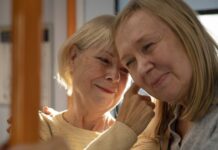 Ostrava zvažuje sociální zařízení pro pečující seniory, první v Česku pecujici_seniori