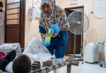 Útok na nemocnici v Súdánu zabil nejméně 64 lidí, uvedl šéf WHO nemocnici_v_Sudanu