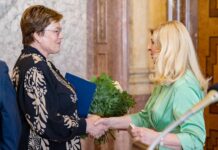 Cenu za ošetřovatelství získaly profesorka Jarošová a sestra Hošková za_osetrovatelstvi