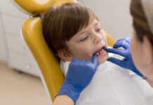 Zubní kaz u dětí podporují slazené i kyselé nápoje narušující pH v ústech zubni_kaz