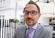 Podporu domácích pečujících zlepšíme, říká náměstek David Pospíšil David_Pospisil