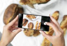 Plesnivé potraviny odhalí aplikace českých vědců. Pomůže nevidomým plesnive_potraviny