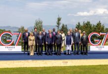 Boj s ebolou v Africe nekončí. Naopak si žádá vysoké částky od bohatých států ebolou