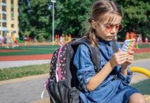 Dětští lékaři hodnotí zákaz mobilů ve školách jako správný krok zakaz_mobilu_ve_skolach