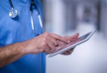 EZKarta je skutečnou zdravotní e-knížkou. Nahrává i laboratoře EZKarta